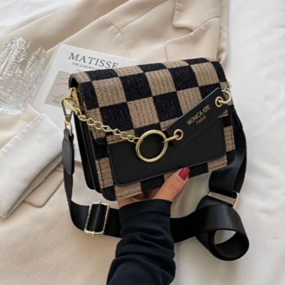 Retro-chic crossbody bag. Sold out on line! Never used!! - Picture 3 of 4